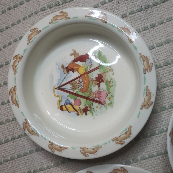 Bunnykins by royal doultan bone china 1936 set of 3- 2 bowls and 1 plate - Picture 3 of 8
